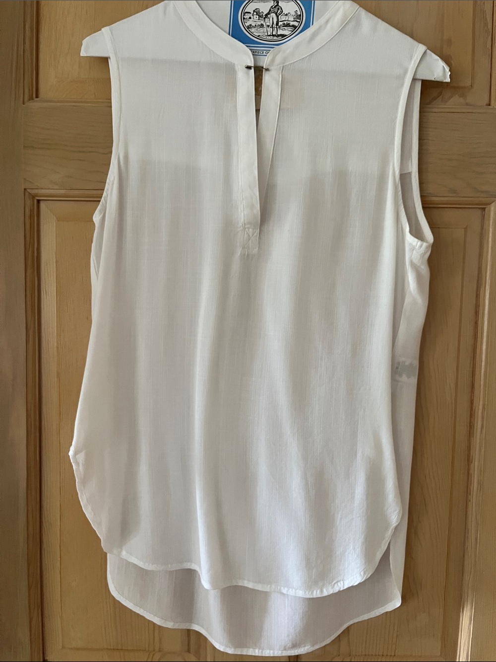 Bella Dahl Cream Sleeveless Split-Neck Blouse